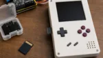 Portable Retro-Konsole: SD-Karte als Spielspeicher